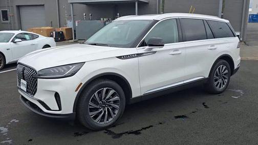 Pristine White Metallic Tri-Coat 2026 Lincoln Aviator Premiere