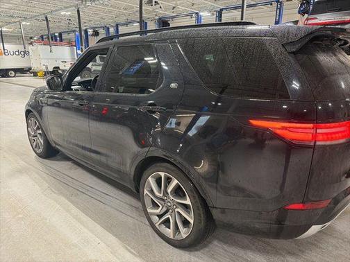 2020 Land Rover Discovery Landmark Edition