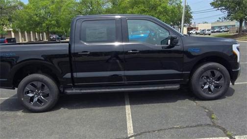 2025 Ford F-150 Lightning LARIAT