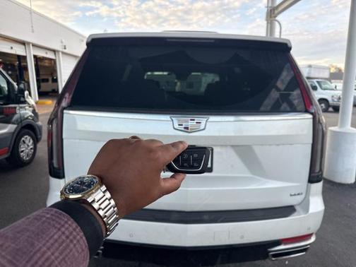 2022 Cadillac Escalade Premium Luxury