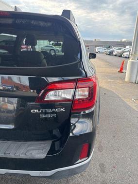 Crystal Black Silica 2016 Subaru Outback 3.6R Limited
