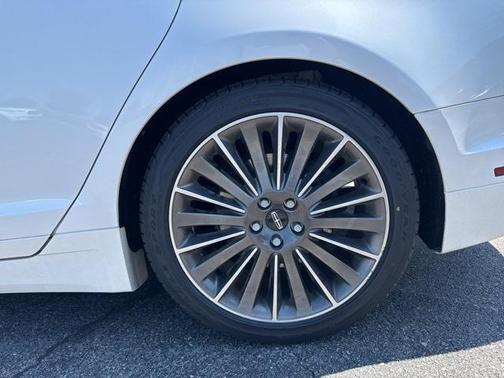 2016 Lincoln MKZ Base