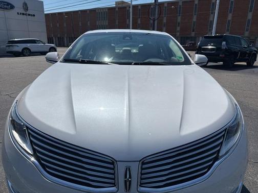 2016 Lincoln MKZ Base