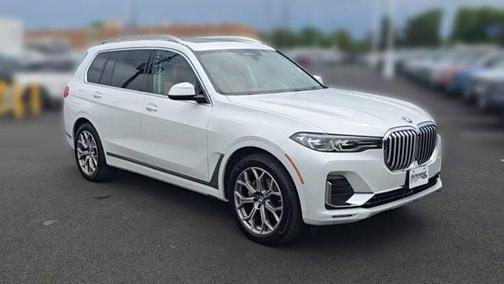 Mineral White Metallic 2022 BMW X7 xDrive40i