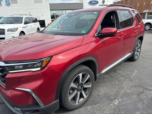 2023 Honda Pilot Touring 8-Passenger