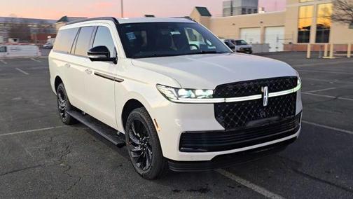 Star White Metallic Tri-Coat 2026 Lincoln Navigator Reserve