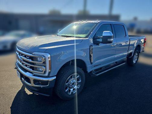 Glacier Gray Metallic Tri-Coat 2026 Ford F-250 Lariat