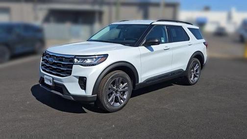 Space White Metallic 2026 Ford Explorer Active