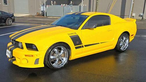 Screaming Yellow Clearcoat 2005 Ford Mustang GT
