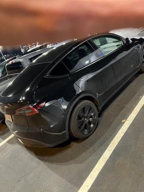2024 Tesla Model Y Long Range Dual Motor All-Wheel Drive
