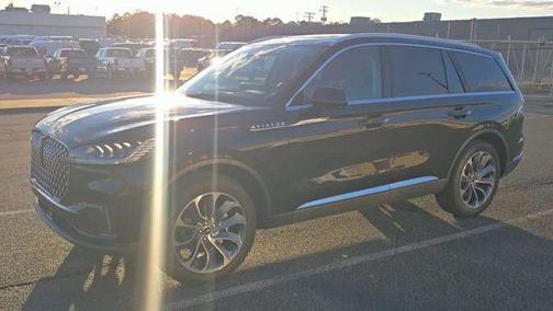 Infinite Black Metallic Clearcoat 2026 Lincoln Aviator Premiere