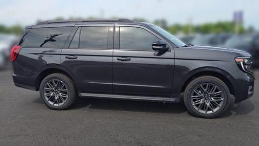 Dark Matter Gray Metallic 2026 Ford Expedition Platinum