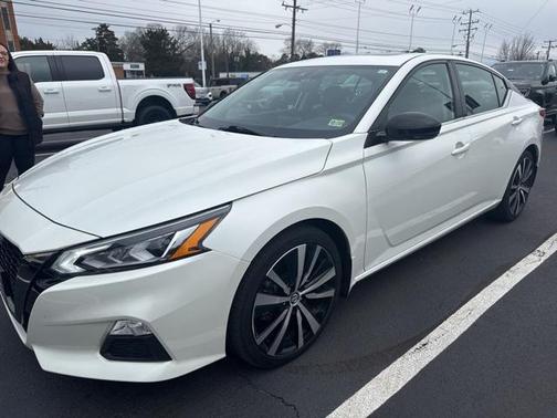 2021 Nissan Altima SR FWD