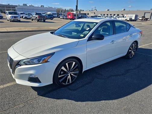 2021 Nissan Altima SR FWD