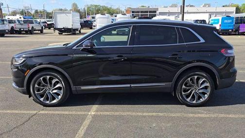 Infinite Black Metallic Clearcoat 2022 Lincoln Nautilus Reserve