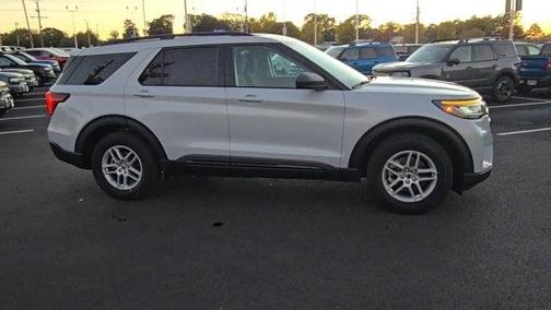 Space White Metallic 2026 Ford Explorer Active