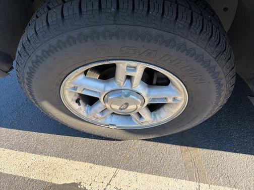 2003 Ford Explorer XLS