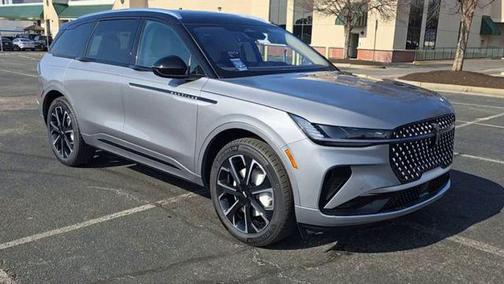 Lustrous Gray Metallic 2025 Lincoln Nautilus Reserve
