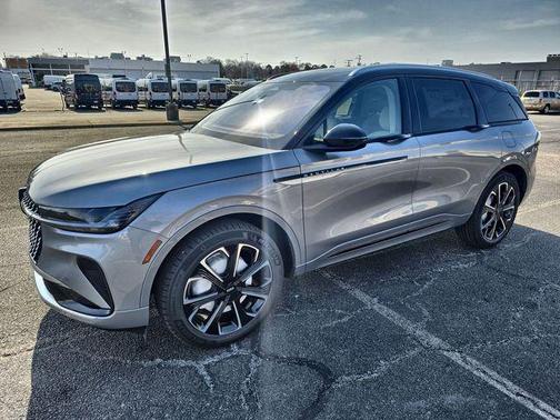 Lustrous Gray Metallic 2025 Lincoln Nautilus Reserve