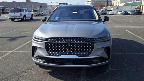 Lustrous Gray Metallic 2025 Lincoln Nautilus Reserve