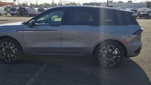 Lustrous Gray Metallic 2025 Lincoln Nautilus Reserve