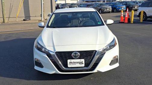 Glacier White 2022 Nissan Altima S FWD