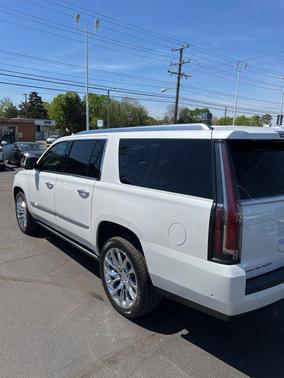 2017 Cadillac Escalade ESV Premium Luxury
