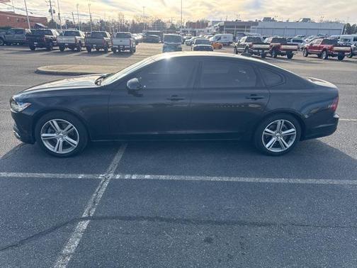 2018 Volvo S90 T5 Momentum