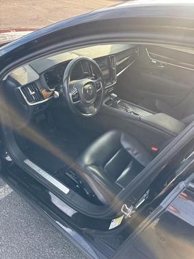 2018 Volvo S90 T5 Momentum