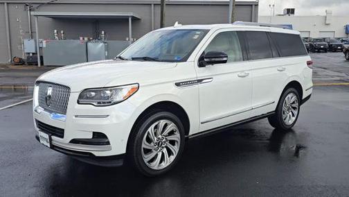 Pristine White Metallic Tri-Coat 2024 Lincoln Navigator Reserve