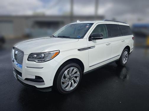 Pristine White Metallic Tri-Coat 2024 Lincoln Navigator Reserve
