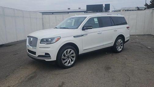 Pristine White Metallic Tri-Coat 2024 Lincoln Navigator Reserve
