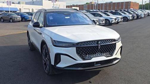 White Platinum Metallic Tri-Coat 2026 Lincoln Nautilus Reserve