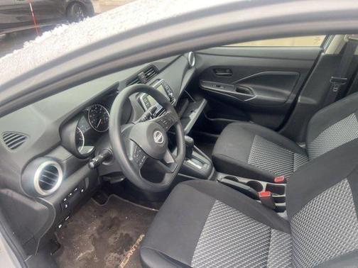 2023 Nissan Versa 1.6 S