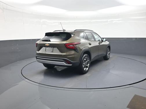 Harvest Bronze Metallic 2024 Chevrolet Trax LT