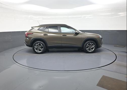 Harvest Bronze Metallic 2024 Chevrolet Trax LT