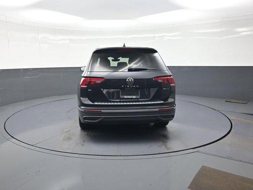 Deep Black 2023 Volkswagen Tiguan 2.0T SE 4MOTION