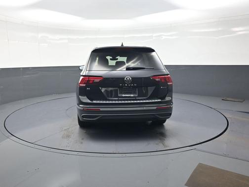 Deep Black 2023 Volkswagen Tiguan 2.0T SE 4MOTION