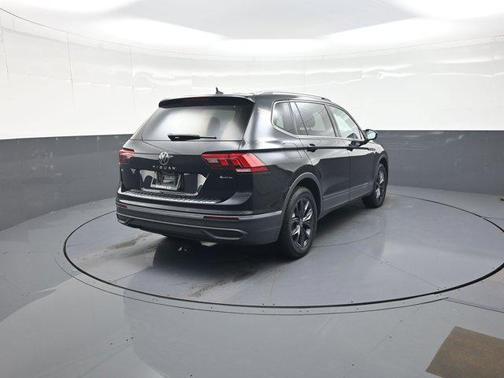 Deep Black 2023 Volkswagen Tiguan 2.0T SE 4MOTION