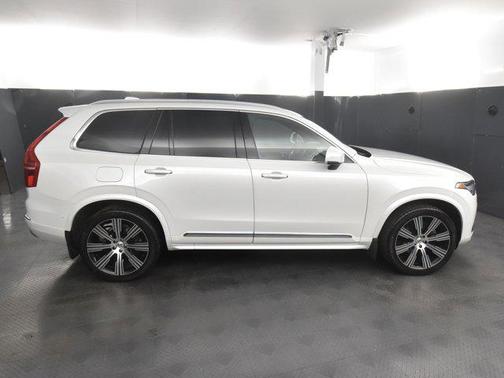 2022 Volvo XC90 T6 Inscription