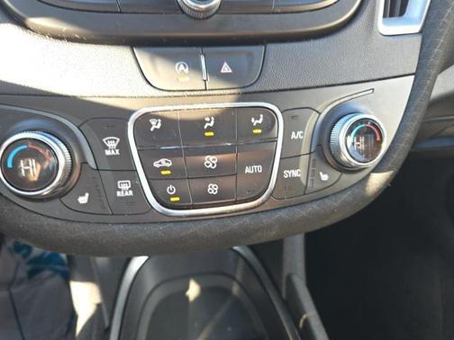 2022 Chevrolet Malibu FWD LT