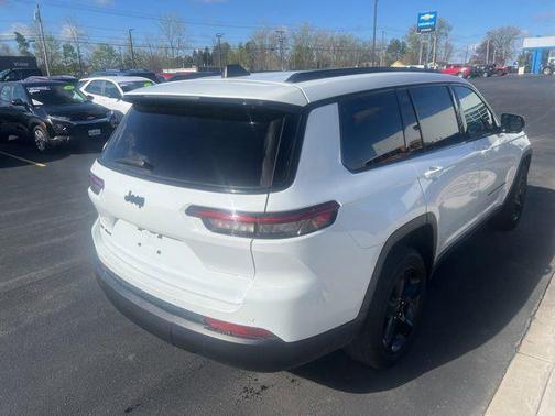 Bright White Clearcoat 2023 Jeep Grand Cherokee L Altitude