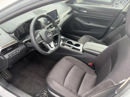 Brilliant Silver Metallic 2024 Nissan Altima 2.5 SV