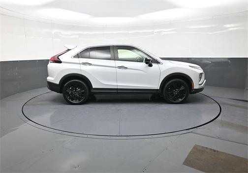 2022 Mitsubishi Eclipse Cross LE