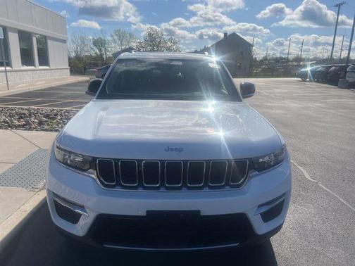 Bright White Clearcoat 2023 Jeep Grand Cherokee Limited