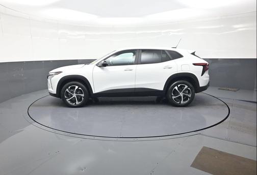 Summit White 2024 Chevrolet Trax FWD 1RS