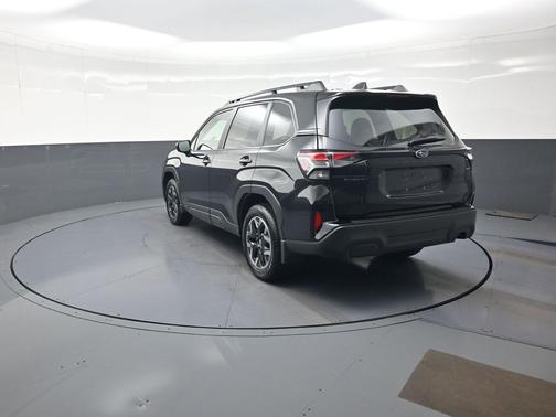Crystal Black Silica 2025 Subaru Forester Premium