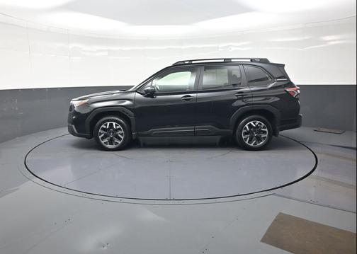 Crystal Black Silica 2025 Subaru Forester Premium