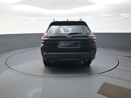 Crystal Black Silica 2025 Subaru Forester Premium