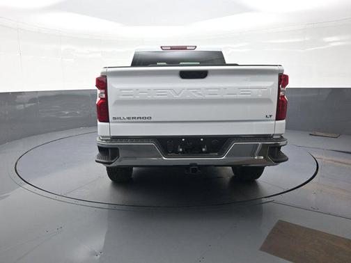 Summit White 2026 Chevrolet Silverado 1500 LT